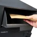 aflevering af kontanter