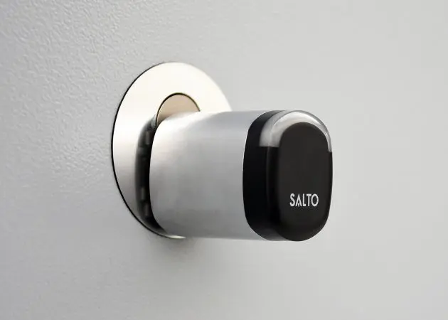sikringsskab med saltolås til adgangskontrol